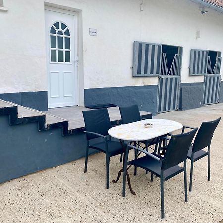 Gites Casale Di Vito Longvilliers  Exteriör bild